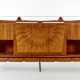 Large sideboard in veneered wood with lower part with six drawers, upper part with central band with three doors and flap side parts and shelf - Foto 1