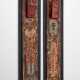 Pair of coat hangers in back-painted glass decorated with Egyptian subjects, black painted wooden base - Foto 1