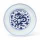 A BLUE AND WHITE `DRAGON` DISH - фото 1