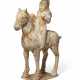A PAINTED POTTERY FIGURE OF AN EQUESTRIAN - Foto 1