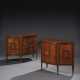 A PAIR OF GEORGE III SATINWOOD, EBONIZED, PENWORK AND MARQUETRY COMMODES - Foto 1