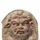 A CAMPANIAN PAINTED TERRACOTTA ANTEFIX OF A SATYR - Foto 1