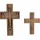 TWO WOODEN CRUCIFIXES - Foto 1