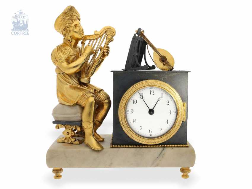 Lot 4247 Desk Clock Small And Fine Troubadour Pendulette In