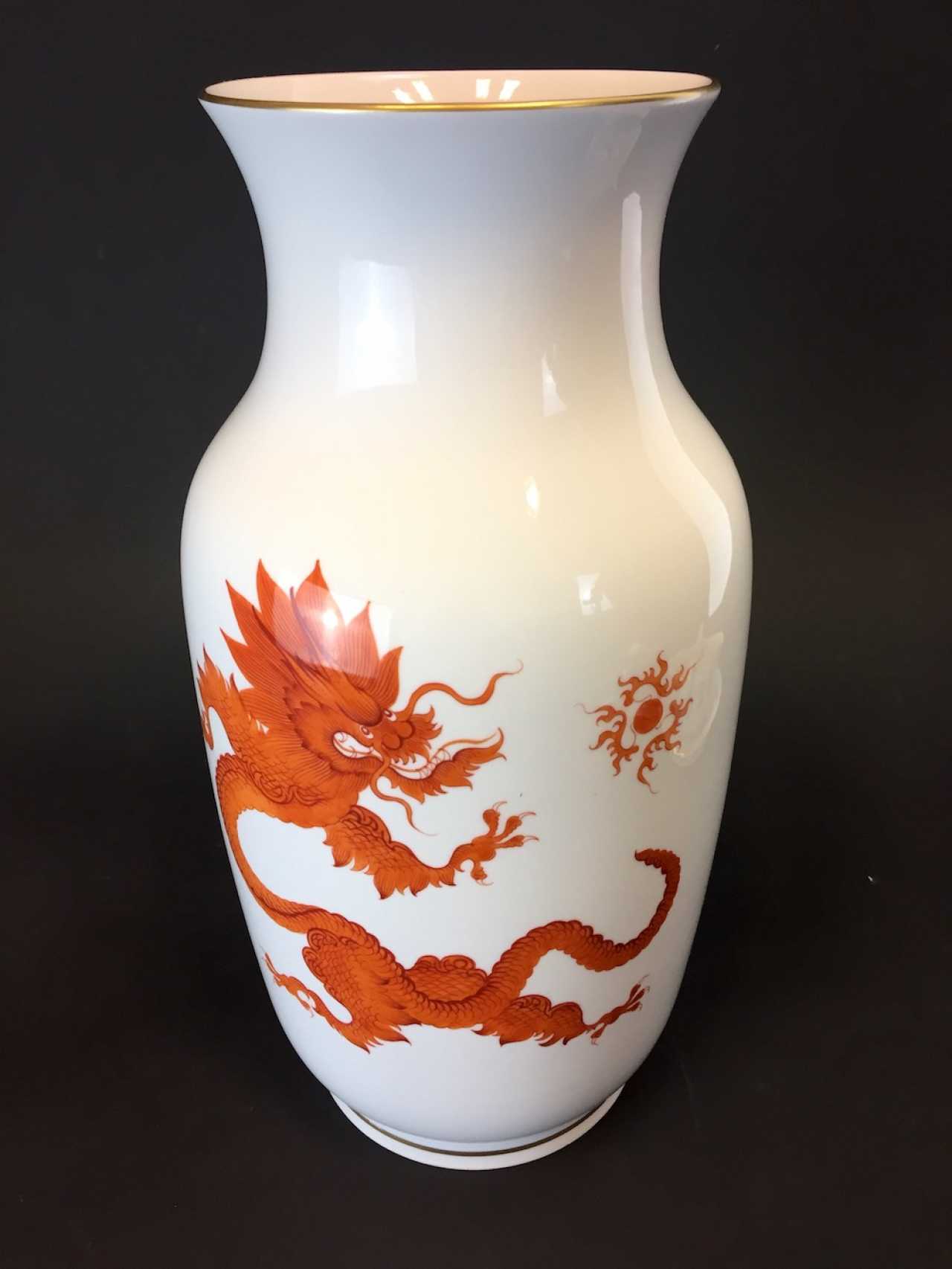 Auktion: Große Vase: Meissen Porzellan. Roter Drache ...