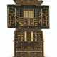 A CHINESE EXPORT BLACK AND GILT-LACQUERED BUREAU-CABINET - Foto 1