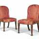 A PAIR OF GEORGE III MAHOGANY SIDE CHAIRS - Foto 1