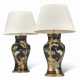 A PAIR OF CHINESE BLACK AND GILT PAPIER-MACHE VASES MOUNTED AS LAMPS - фото 1