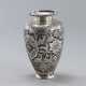 Silberne Vase mit Repousse Dekor mit reicher Ornamentik von Tieren und Arabesken. 440 g. - фото 1