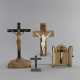 Vier Skulpturen mit Jesus am Kreuz aus Elfenbein bzw, Silber - Foto 1