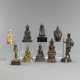 Gurppe von neun Buddha bzw. Mönch aus Bronze/Metall, Holz und Elfenbein - Foto 1