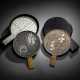 Zwei Handspiegel aus Bronze mit Dekor eines Karpfens bzw. Spatzen - photo 1