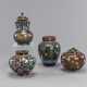 Vier polychrome Cloisonné-Vasen teils mit Deckeln und floralem Dekor - Foto 1