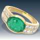 Ring: sehr schöner und moderner Smaragd/Diamant-Goldschmiedering, 18K - Foto 1