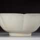 A FLOWER SHAPE BOWL DING YAO FIVE DYNASTY (907-979) - photo 1