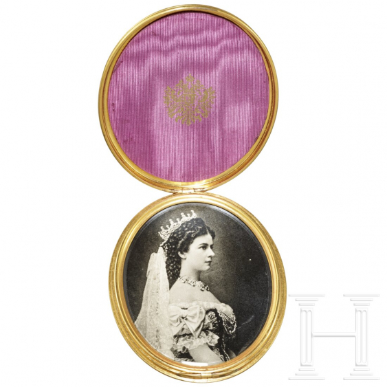 Kaiserin Elisabeth von Österreich Portraitfoto, 19./20. Jhdt. — Katalog A90 Orden und Kaiserin Elisabeth von Österreich Portraitfoto, 19./20. Jhdt. — Katalog A90 Orden und