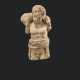 A ROMAN MARBLE SILENUS CARRYING A GOAT - Foto 1