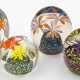 Vier "Flower Power"-Paperweights - фото 1