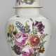 Große prächtige Zierdeckelvase mit Dekor "Deutsche Blume" - photo 1