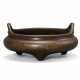 A RARE BRONZE TRIPOD CENSER - фото 1