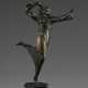"Danzatrice" | scultura in bronzo (h cm 20) poggiante su base in marmo | Firmata alla base | (diffeti) - фото 1