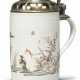 A SILVER-GILT-MOUNTED MEISSEN PORCELAIN CHINOISERIE TANKARD AND COVER - фото 1