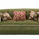 A GREEN VELVET UPHOLSTERED SOFA - Foto 1