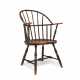 A BLACK-PAINTED MAPLE AND ASH SACK-BACK WINDSOR ARMCHAIR - Foto 1