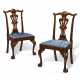 A PAIR OF CHIPPENDALE CARVED WALNUT SIDE CHAIRS - фото 1