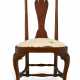 A QUEEN ANNE CARVED WALNUT SIDE CHAIR - Foto 1