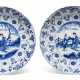 A PAIR OF CHINESE PORCELAIN BLUE AND WHITE MOLDED DISHES - фото 1