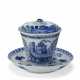 A CHINESE EXPORT PORCELAIN BLUE AND WHITE CUP, COVER AND SAUCER - Foto 1