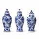 A CHINESE EXPORT PORCELAIN BLUE AND WHITE SMALL THREE-PIECE GARNITURE - фото 1