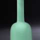 A SUPERB AND VERY RARE GREEN GLASS MALLET VASE - Foto 1