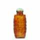 A CARVED BROWN AND AMBER GLASS ARCHAISTIC SNUFF BOTTLE - фото 1