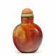 A RUSSET AND ICY-WHITE JADEITE SNUFF BOTTLE - Foto 1