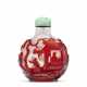 A RED-OVERLAY 'SNOWSTORM' GLASS SNUFF BOTTLE - Foto 1