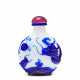 A BLUE-OVERLAY OPAQUE WHITE GLASS SNUFF BOTTLE - фото 1