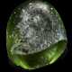 A FRAGMENTARY GREEK GREEN GLASS RINGSTONE WITH A GODDESS - Foto 1