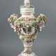 Große prächtige Potpourri-Vase im Rokokostil, mit üppig… - photo 1