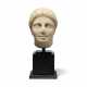 A GREEK MARBLE HEAD OF A YOUTH - Foto 1