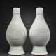 A VERY RARE PAIR OF LARGE INCISED WHITE-GLAZED VASES - фото 1