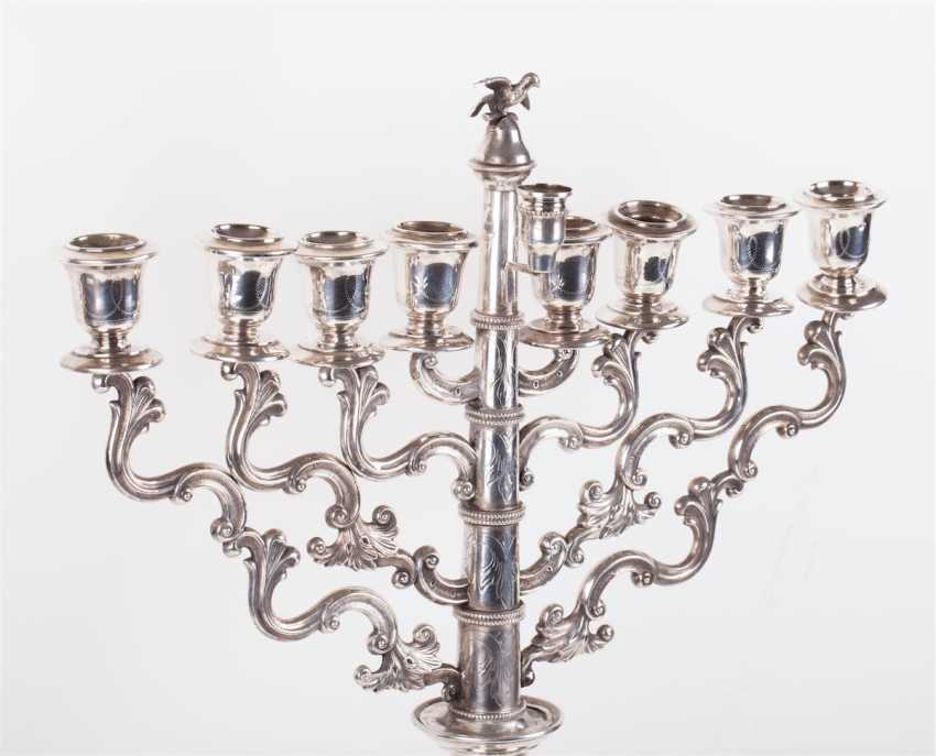 Silber Hanukkah Menorah Leuchter Online Bei Auktion Kaufen Auktionskatalog Bedeutende Werke Der Russischen Und Auslandischen Angewandte Kunst Vom 21 06 2018 Foto Preis Von Auktionslos 217 Bei Veryimportantlot Com