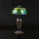 Tiffany Studios. 'Griechische' Tischlampe mit Favrile-Schirm. - Foto 1