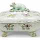 A HÖCHST FAYENCE TWO-HANDLED TUREEN AND COVER - Foto 1