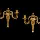 A PAIR OF NEOCLASSICAL ORMOLU TWO-LIGHT WALL-LIGHTS - Foto 1