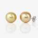 A pair of fine gold-coloured stud earrings with Indonesian cultured pearls - фото 1