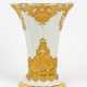Vase mit Golddekor - фото 1