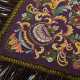 AN ENGLISH EMBROIDERED TABLE COVER OF PURPLE FACECLOTH - Foto 1