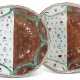A PAIR OF CHINESE EXPORT PORCELAIN 'NIGHT AND DAY' PUDDING DISHES - photo 1